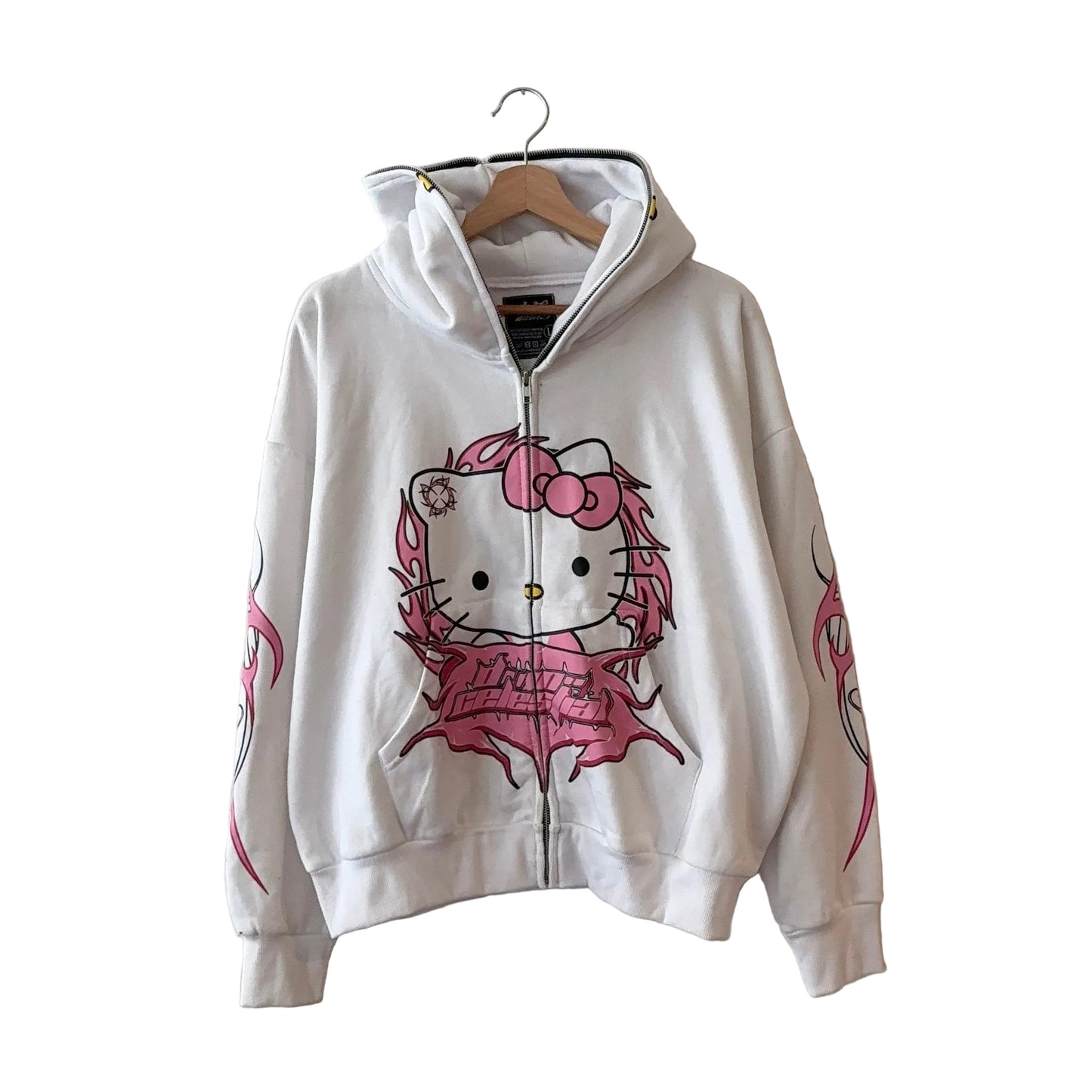 WHITE KITTY WONDERLAND - OVERSTOCK